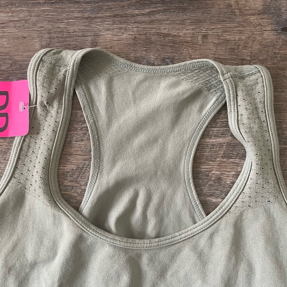 Pretty Polly Activewear Workout Tank Top Size S/M NWT - Picture 2 of 3